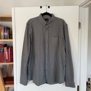 UNTUCKit Men's Gingham Check Button-Down Shirt in Navy and Beige - Large Tall